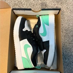 Jordan Kids Sneakers Black and Mint